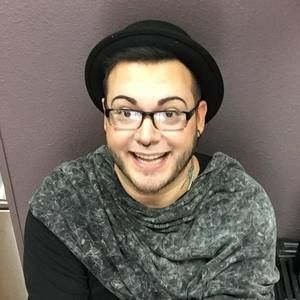 Meet your Posher, Ethan